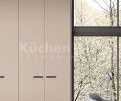 Dressing d’angle avec armoire double face et portes coulissantes en verre - 9