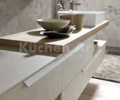 Meuble Salle de Bain sur mesure : Design Italien avec Poignée Diagonale et Finition Rovere Sherwood