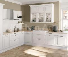 Cuisine traditionnelle blanche et bois clair – TOSKANA blanc cristal